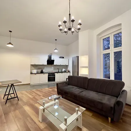 Plac Klasztorny * Legnica